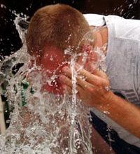 pepper-spray-splash-water